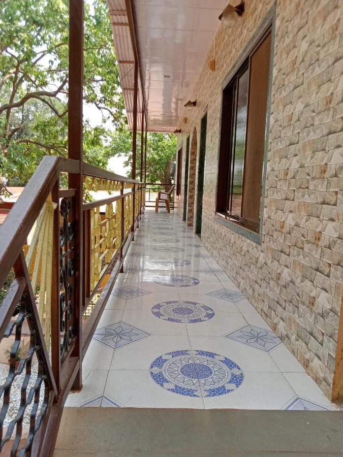 Hotel New Alpha House Matheran Exterior foto